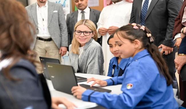 3.5 مليون دولار من البنك الدولي تمهد للتحول الرقمي بالمدارس الحكومية في الأردن