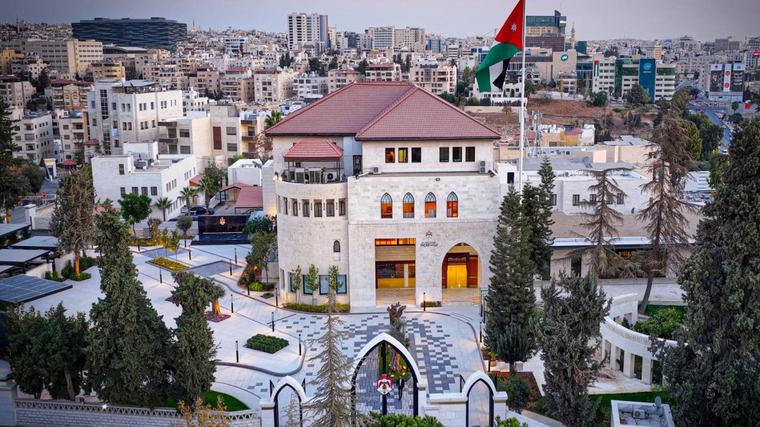 مجلس الوزراء يحيل محمود بني حسن وسالم القضاة على التقاعد